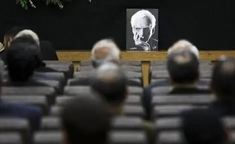 جای خالی انبوه مخاطبان در آیین یادبود کیومرث پوراحمد
