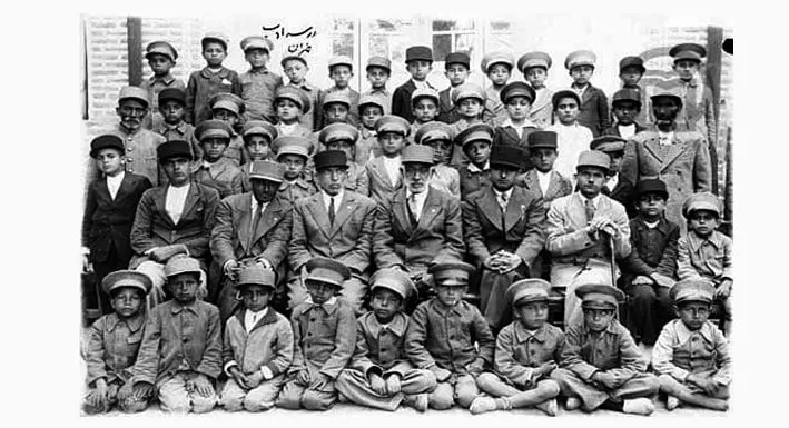 تصویر کارنامه دانش‌آموز زنجانی در دوره رضاشاه
