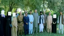 طالبان چهره زنان گردشگر خارجی را پوشاند!
