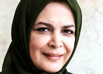 خاکسپاری بیتا فرهی سه شنبه/ مادرم دوست داشت در خاک ایران آرام بگیرد
