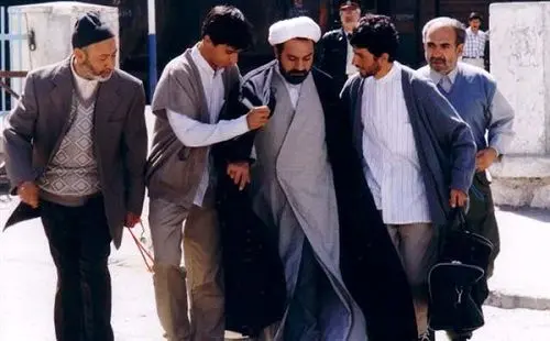 مارمولک؛ از حلال دانستن خون سازندگان تا مخالفت حسن روحانی با پخش آن
