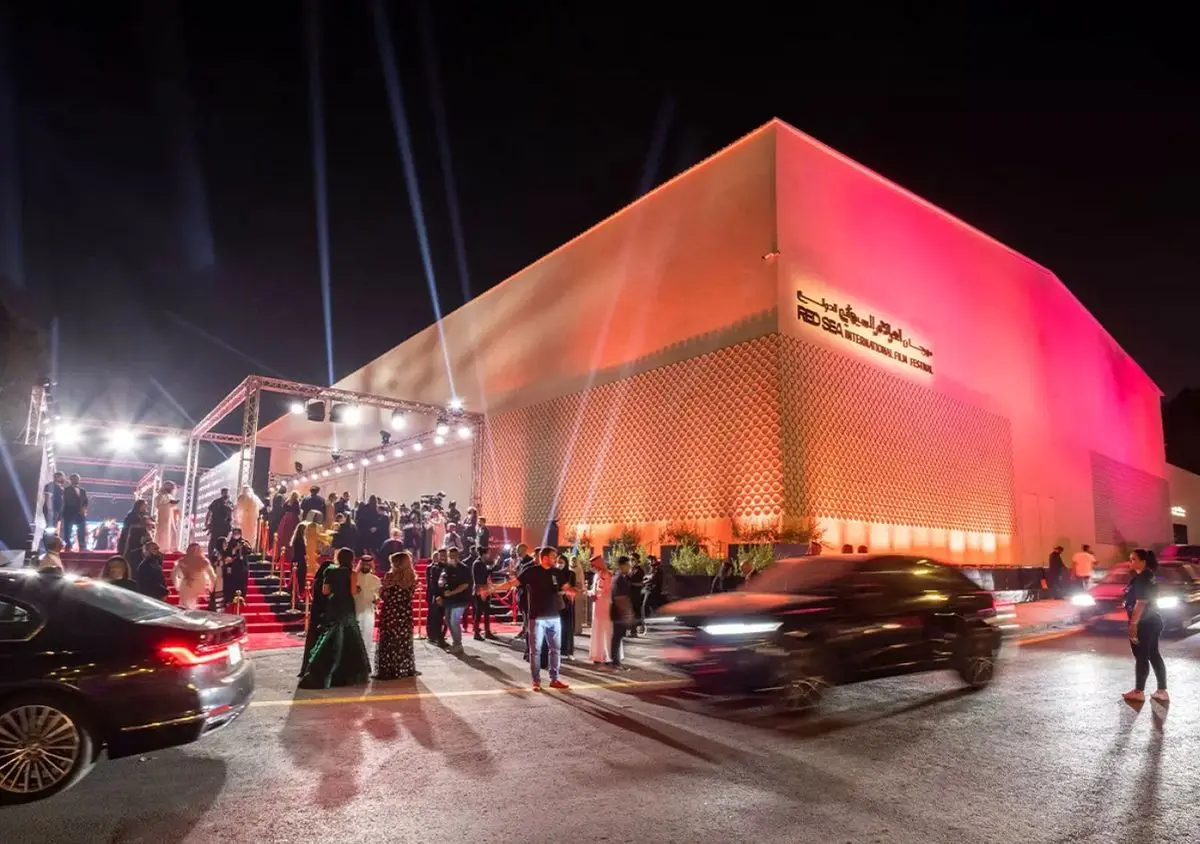 چرا عربستان چفیه را ممنوع کرد؟
