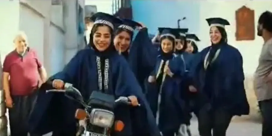 خبرساز شدن کلیپ فارغ التحصیلی دختران دانشکده الزهرای بوشهر
