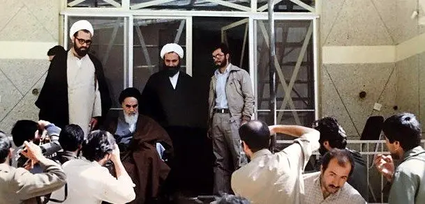 لحظات تاریخی حیات امام(ره) که با دوربین عکاسان جاودان شد

