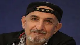 فرهاد آئیش نقش منفی بازی می‌کند