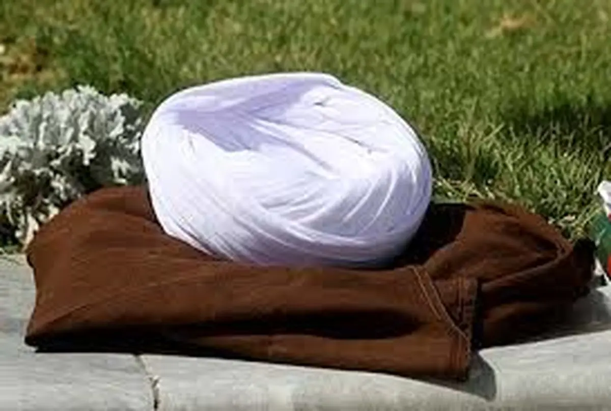 لباس روحانیت چند جیب دارد؟/ ویدئو
