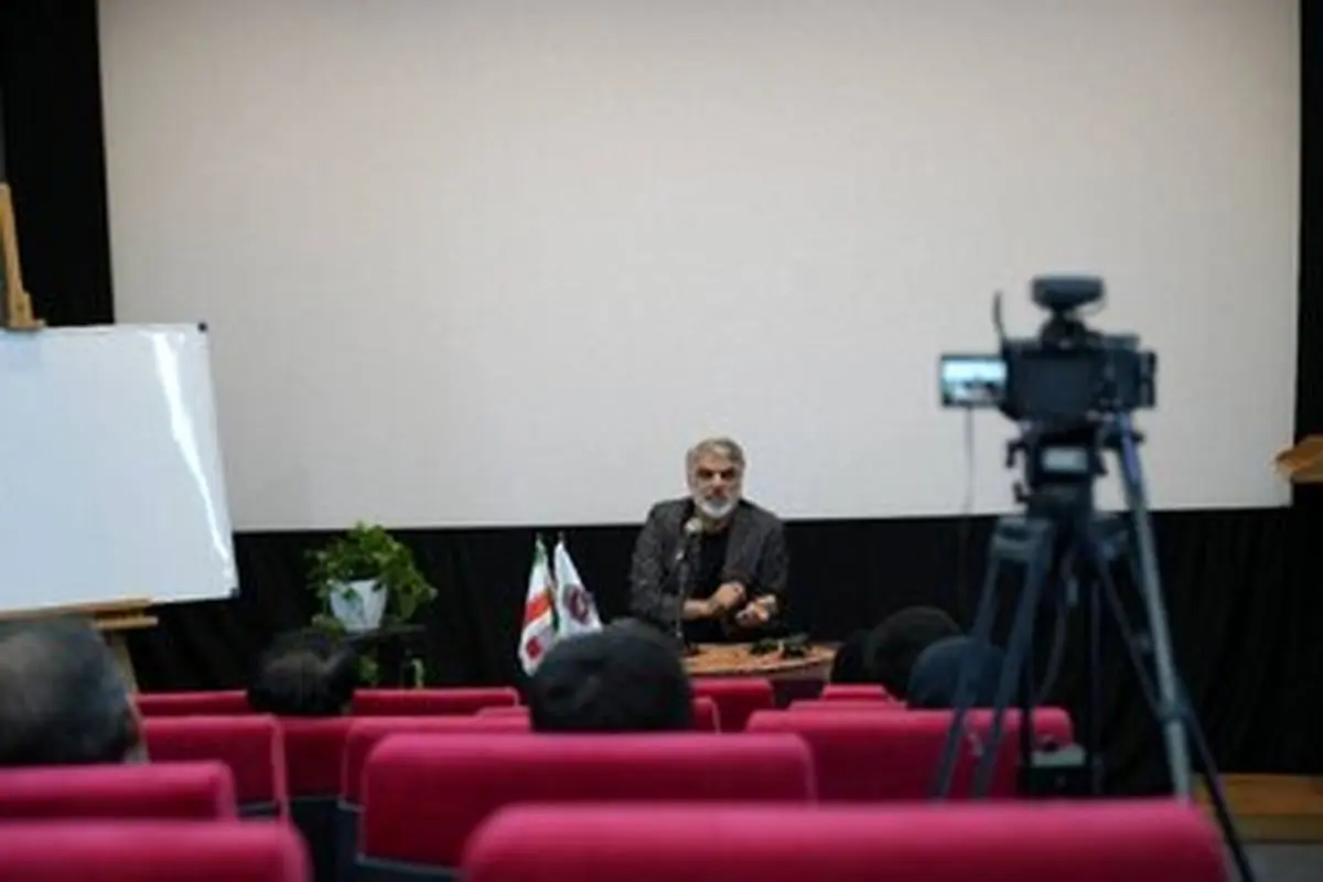 برای فیلمساز شدن نباید منتظر اتفاق خاصی باشیم/ ماندن در سینما سخت است
