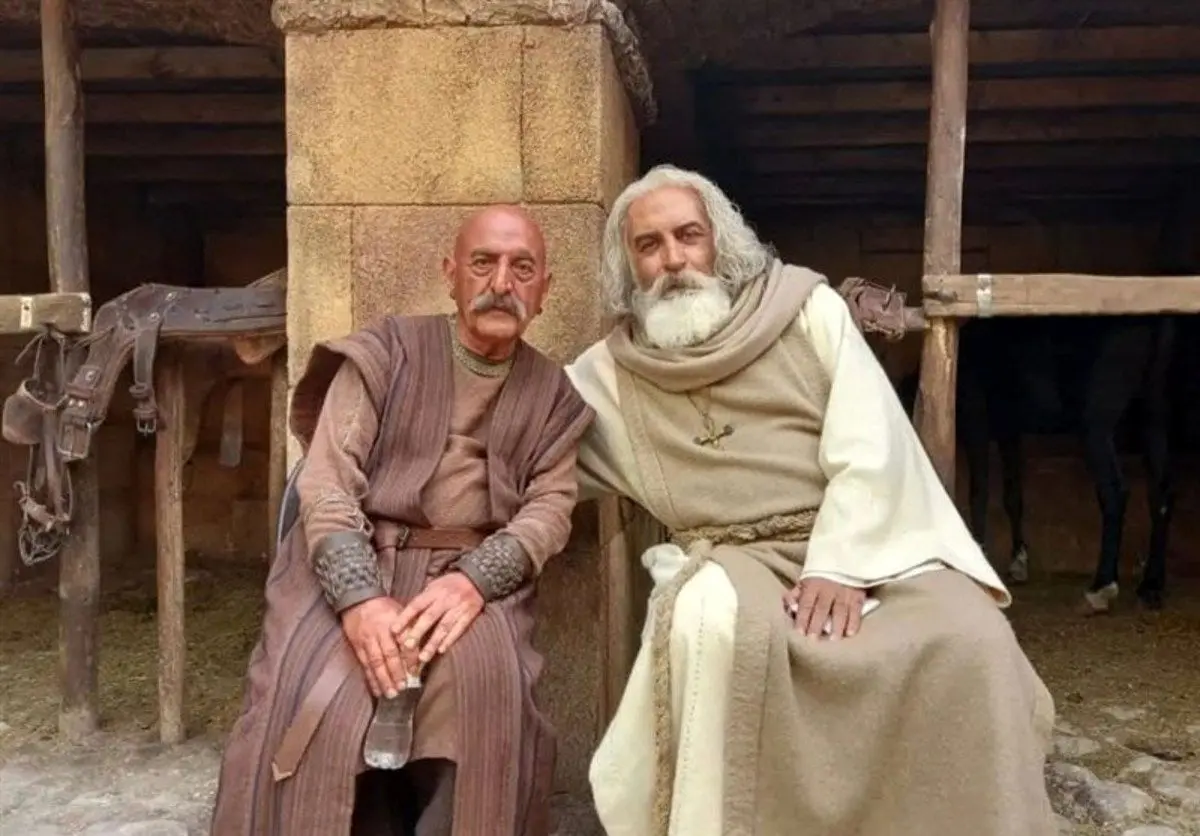 جدیدترین تصویر از بازیگر سریال «سلمان فارسی»/ دوبلور دیگری جلوی دوربین داود میرباقری رفت (عکس)