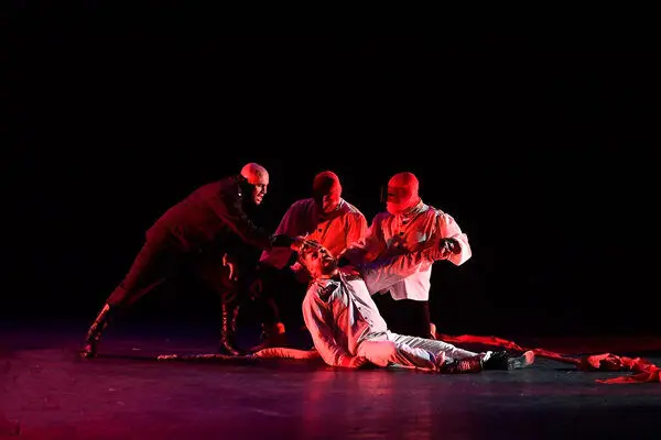 «مکبث» ۳۰۰ میلیون تومانی شد/ ۴۸۵ نفر تماشاگر «لانگ شات»
