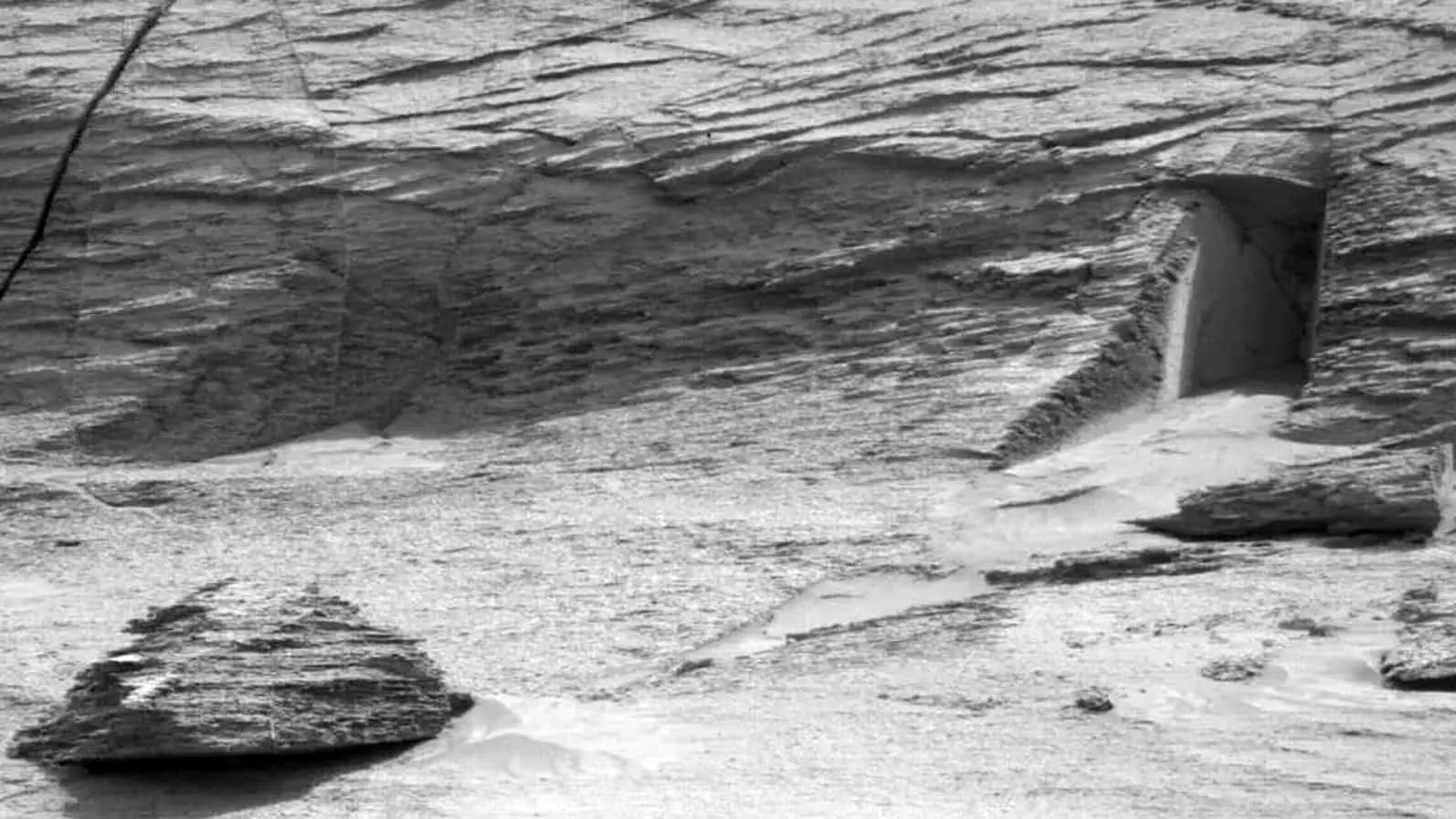 عکس کاوشگر مریخ خبرساز شد/بزرگنمایی تصویر، عامل شُبهه بیگانگان فضایی!