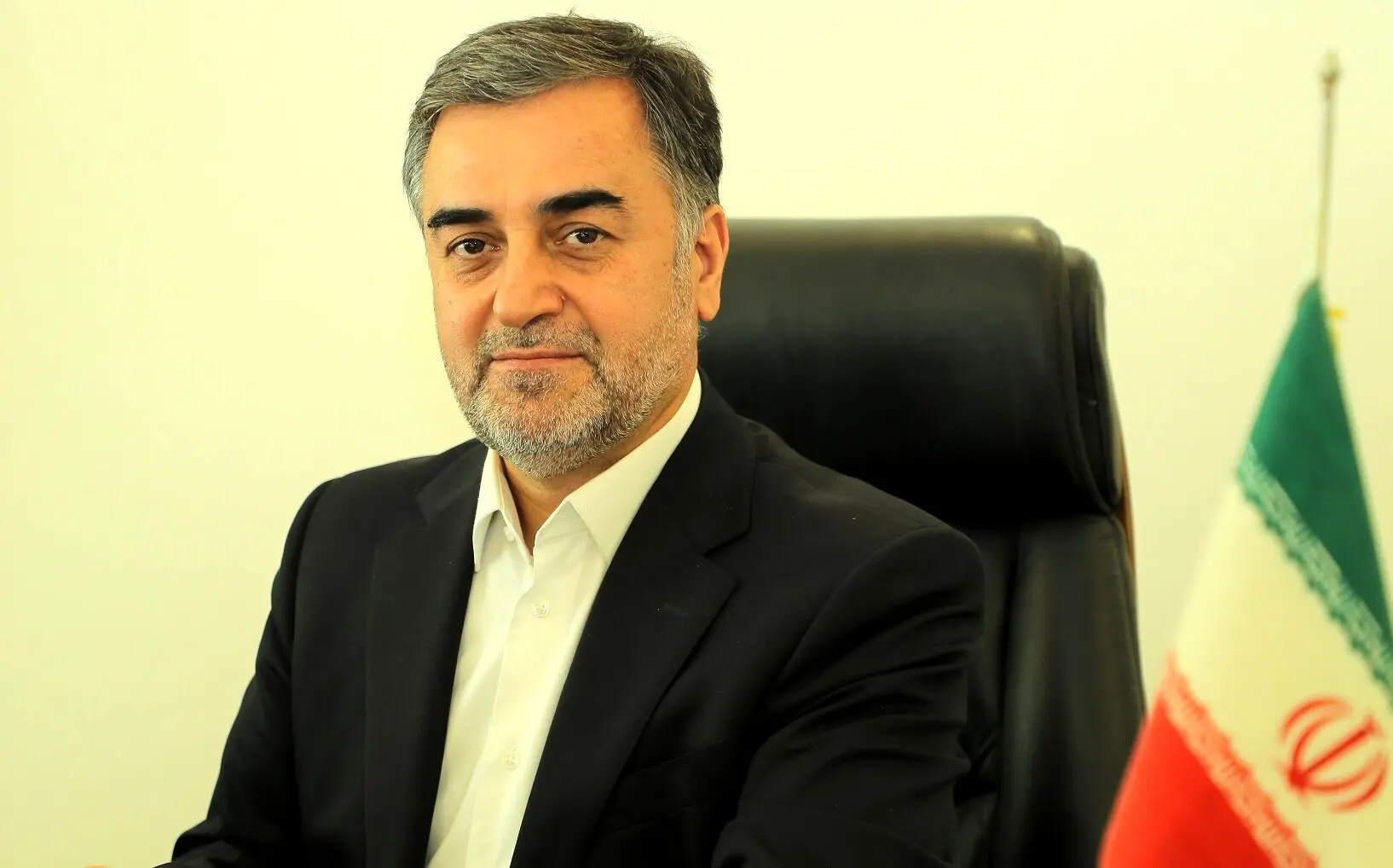 عصبانیت استاندار مازندران از اعتراض هنرمندان به احداث پتروشیمی میانکاله!  + فیلم