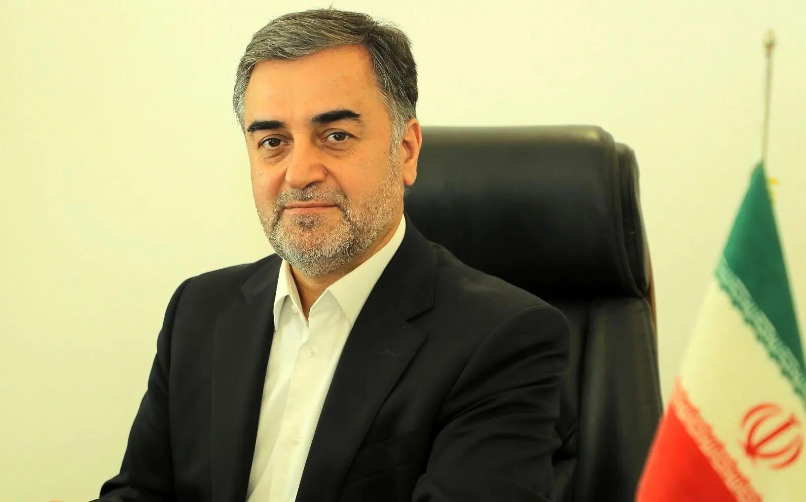 عصبانیت استاندار مازندران از اعتراض هنرمندان به احداث پتروشیمی میانکاله!  + فیلم