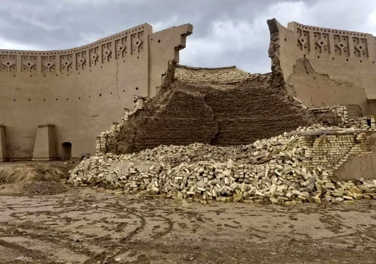 تخریب یخچال تاریخی سیرجان و قلعه نرماشیر
