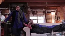 تصویری از چهره غمبار پگاه آهنگرانی و رضا داودنژاد بر پوستر گیسوم