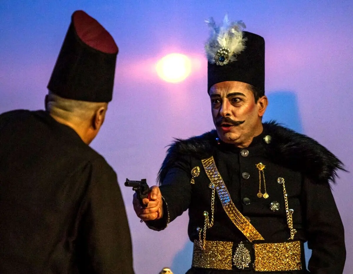 وقتی در نبود شاه یکی از زنان حرمسرا باردار شد