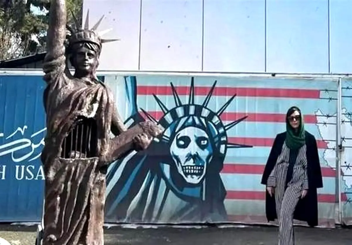 تسنیم در مورد سفر بازیگر پورن به ایران: « ویتنی رایت » شخصاً ویزا گرفته/ سیستم ویزادهی از ماهیت کاری غیراخلاقی و مستهجن او مطلع نبوده
