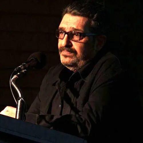 دکلمه مرد رنگین کمانی با صدای محمد صالح علاء