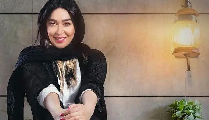 سوالی که خانم بازیگر را به گریه انداخت!/ ویدئو
