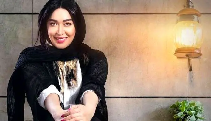 سوالی که خانم بازیگر را به گریه انداخت!/ ویدئو
