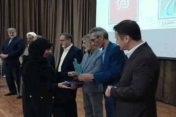 منتخبان جشنواره اقوام ایران زمین تجلیل شدند
