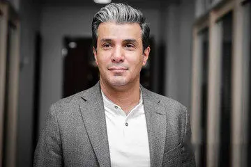 آریا عظیمی‌نژاد مجری برنامه محرمی شد
