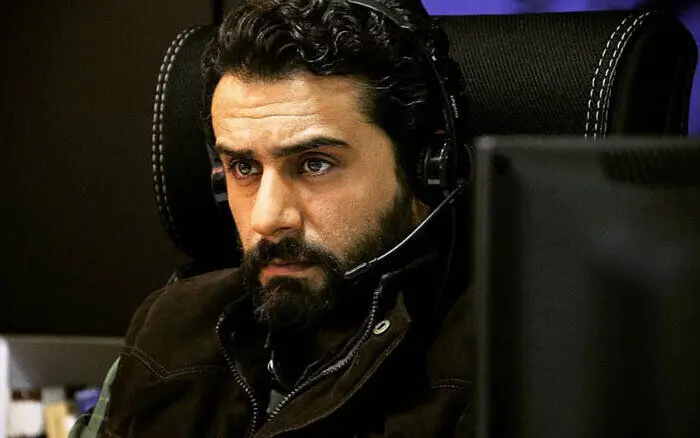 وحید رهبانی در برنامه اثر پروانه‌ای: از نظر من خره عاشقانه‌ترین کلمه است