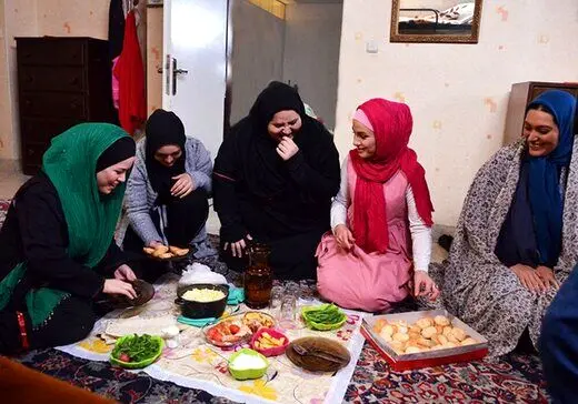 سحر قریشی و ملیکا شریفی‌نیا در «پانسیون دختران»/ عکس