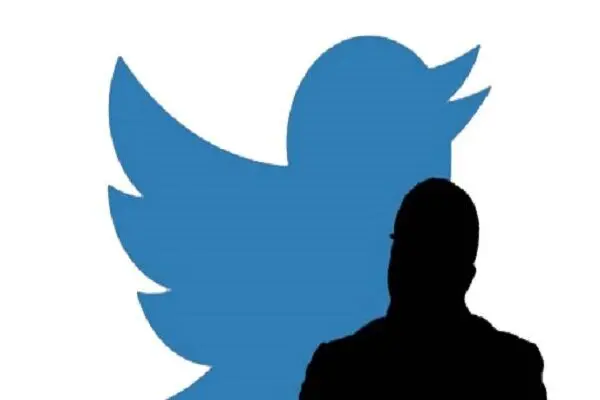انتقاد مجری تلویزیون از پست‌های توئیتری مسئولان
