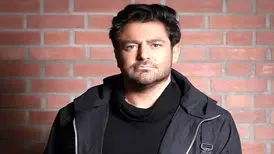 آقای گلزار این مسخره‌بازی‌ها چیه واقعا؟