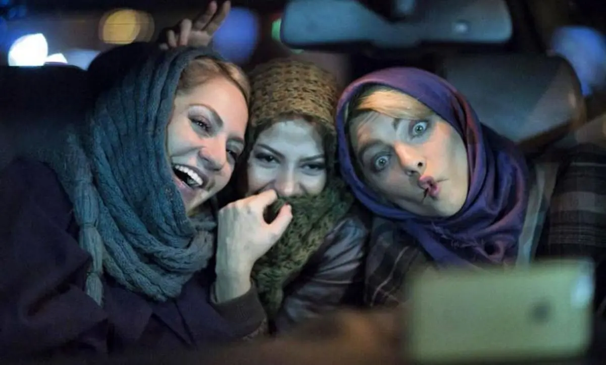 آرزوهای آدم را، زمانی بهش بدهید که شوق داشتن آن را دارد/ واکنش بازیگران فیلم «ارادتمند؛ نازنین، بهاره، تینا» به نسخه قاچاق فیلم
