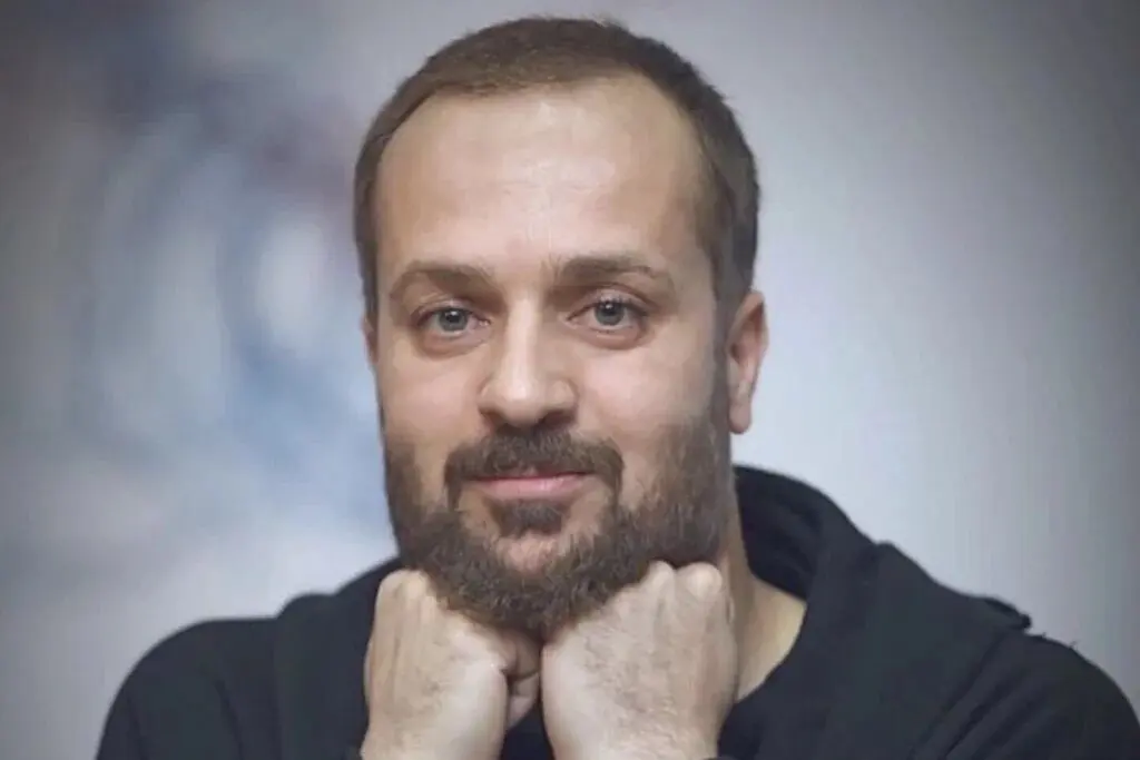 بیوگرافی احمد مهران‌فر که با بازی در نقش «ارسطو» در سریال «پایتخت» به شهرت رسید
