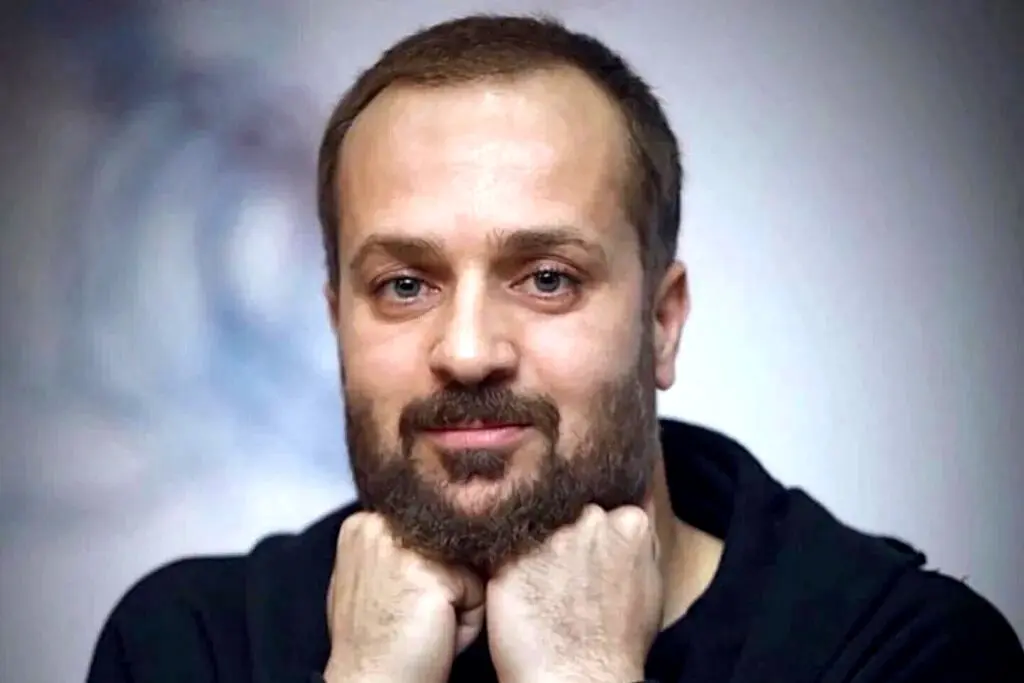 بیوگرافی احمد مهران‌فر که با بازی در نقش «ارسطو» در سریال «پایتخت» به شهرت رسید
