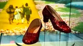 حراج ۸۰۰ هزار دلاری کفش‌های «جادوگر شهر اُز»
