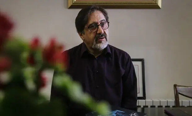 حسام‌الدین سراج از «بوسه بر ماه» خواند/ همکاری با وحید جلیلوند