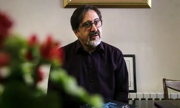 حسام‌الدین سراج از «بوسه بر ماه» خواند/ همکاری با وحید جلیلوند