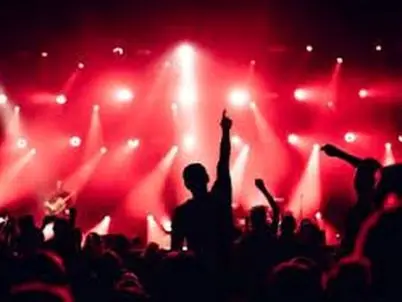 ریمیکس از بهنام بانی، عرفان طهماسبی، محمد علیزاده و احسان خواجه امیری