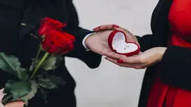 خواستگاری عاشقانه متین امین با حضور رهام هادیان/ ویدئو
