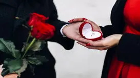 خواستگاری عاشقانه متین امین با حضور رهام هادیان/ ویدئو
