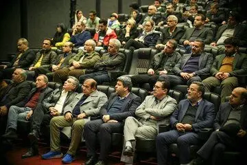 خزاعی: سینماگرانِ کنج عزلت گزیده به صحنه برگردند
