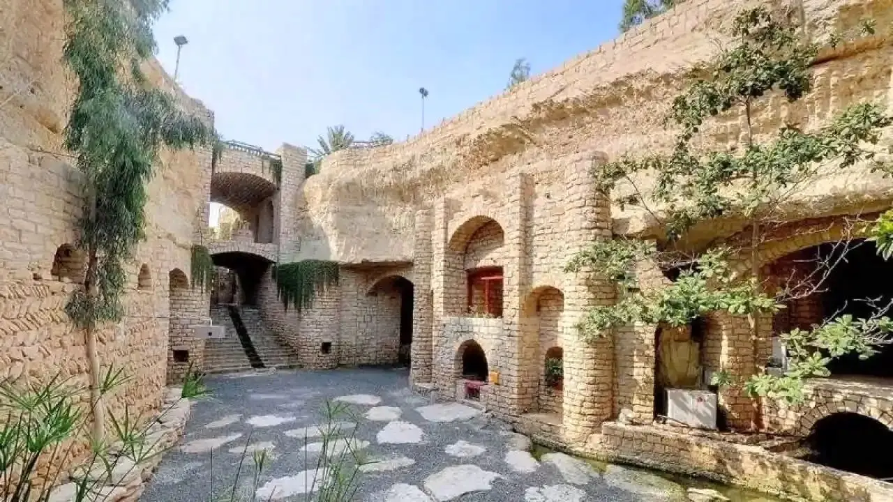 معرفی شهر زیرزمینی کاریز کیش