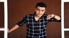 تسنیم و مهر: حسین زرینجویی، طنزپرداز لرستانی،حاضر به تحریک و تهییج مردم نشد / او در منزل پدری خودکشی کرد
