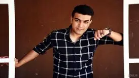تسنیم و مهر: حسین زرینجویی، طنزپرداز لرستانی،حاضر به تحریک و تهییج مردم نشد / او در منزل پدری خودکشی کرد
