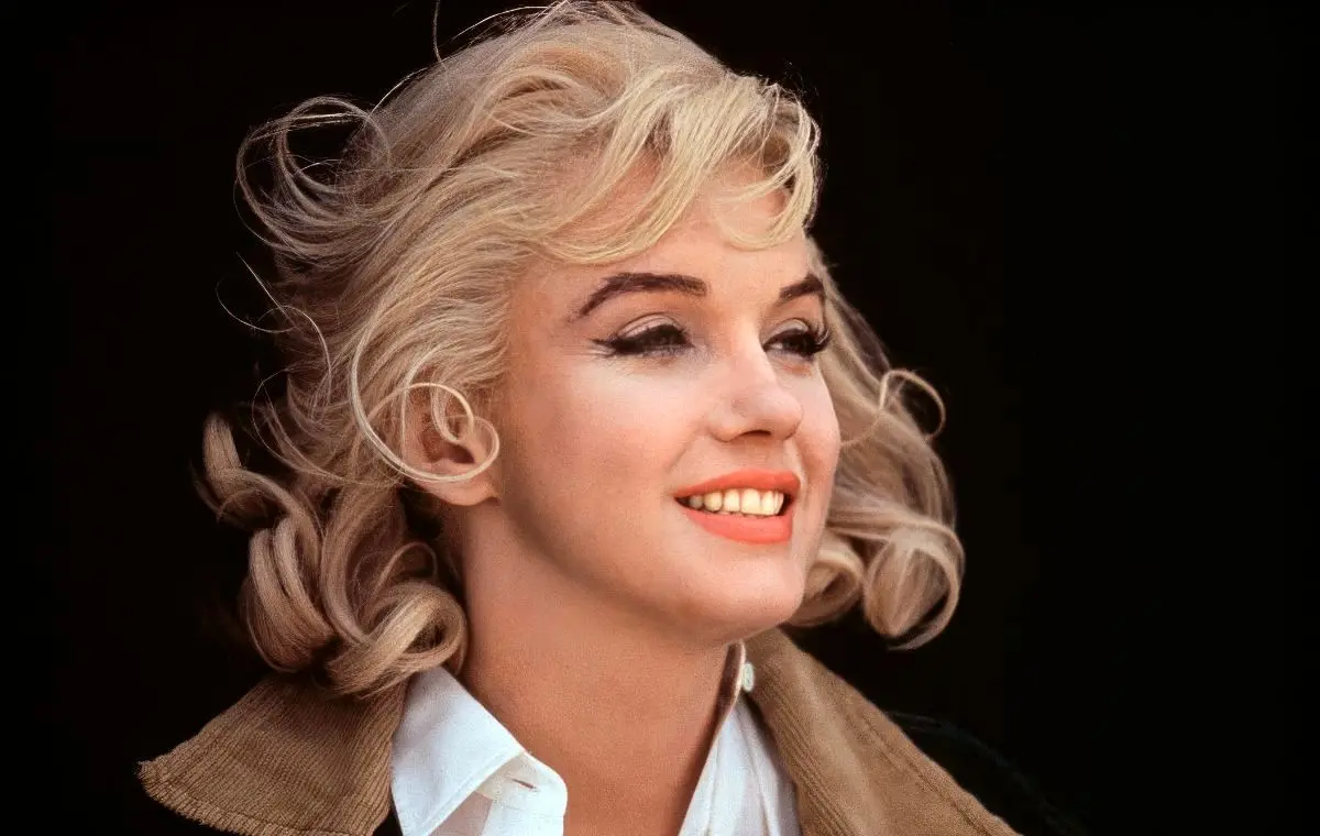 مریلین مونروِ ۱۶ ساله،در کنار همسر اولش