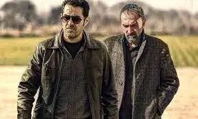 چرا مردم شهاب حسینی را در شمایل پلیس ایرانی دوست دارند؟ ماجرای اعتراض پدری که دختر نوجوانش را کشته اند و زنی که عاشق گنده لات محل می شود...
