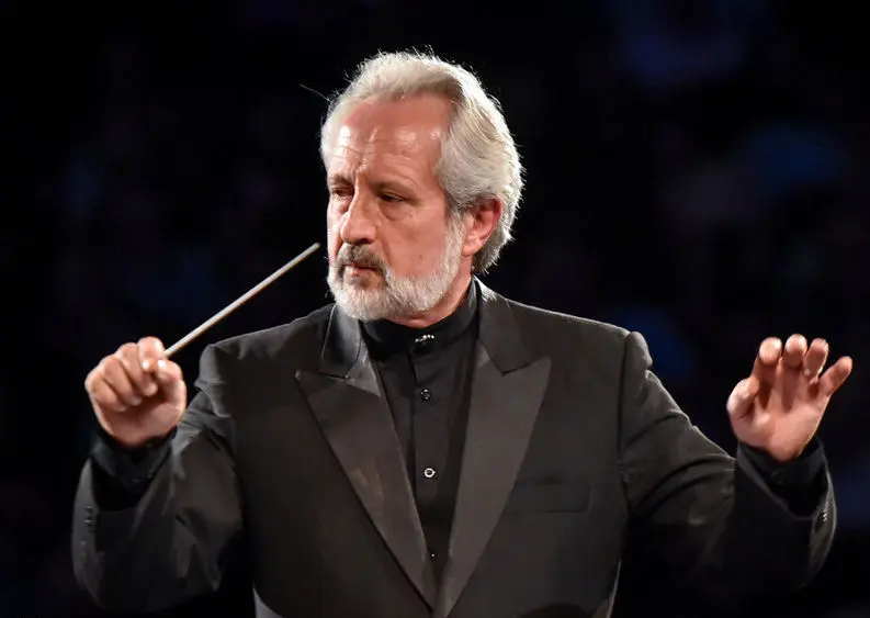 علی رحیمیان رهبر دائم ارکستر ملی ایران شد

