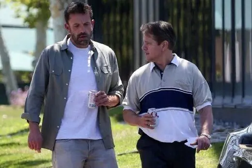 بن افلک هوا را ساخته است
