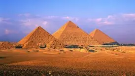 چند هرم در مصر باستان ساخته شد؟
