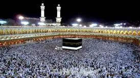اشک‌های از ته دل بازیگر مشهور در خانه خدا
