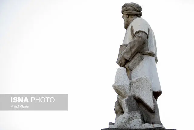 فردوسی را بدون مجوز شسته‌اند!
