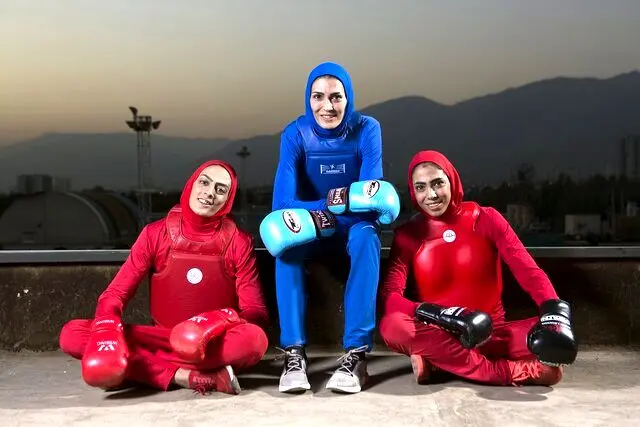 مستند زندگی خواهران منصوری عرضه شد
